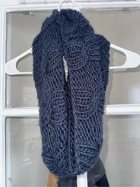 Aerie Women's Chunky Knit Infinity Scarf in Blue